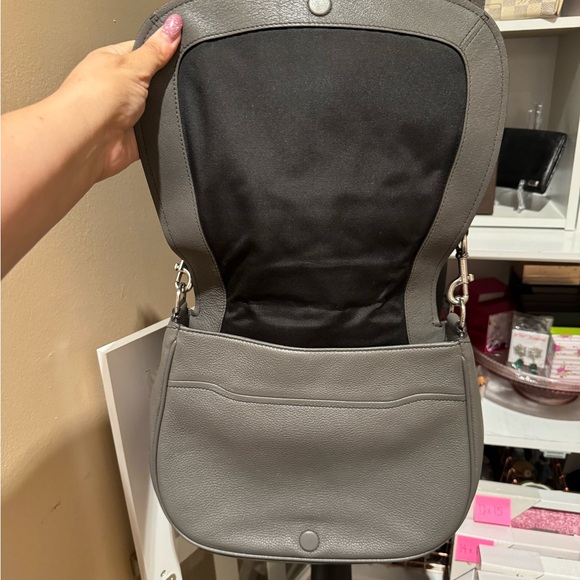 MARC JACOBS LEATHER CROSSBODY FOLD OVER FLAP BAG - Picture 8 of 10